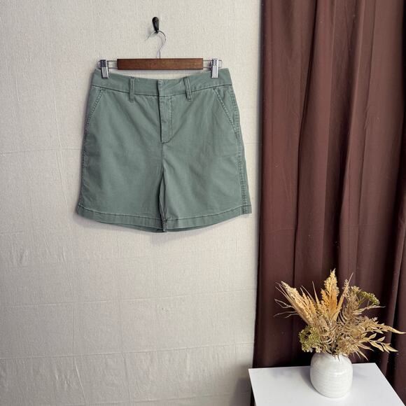 Anne Klein Jeans Size 4 Green Denim Casual Shorts with Pockets - Picture 1 of 11